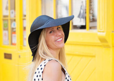 HI! I'm Claudia Cox